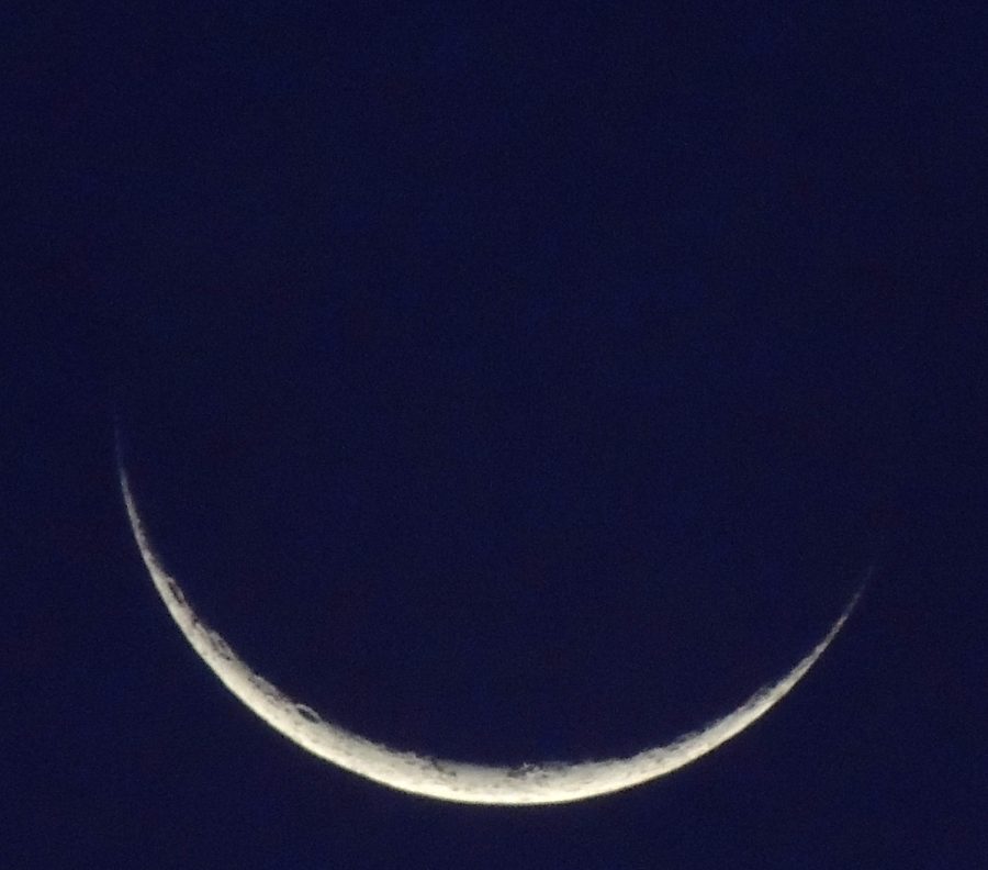 In+Islam%2C+the+crescent+moon+symbolizes+the+beginning+of+Ramadan+when+it+is+spotted.