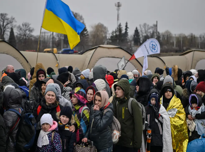 How+to+support+humanitarian+organizations+helping+struggling+Ukrainian+refugees