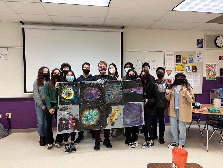 Astronomy+Club+has+a++nebula-painting+contest+for+the+their+first+meeting.