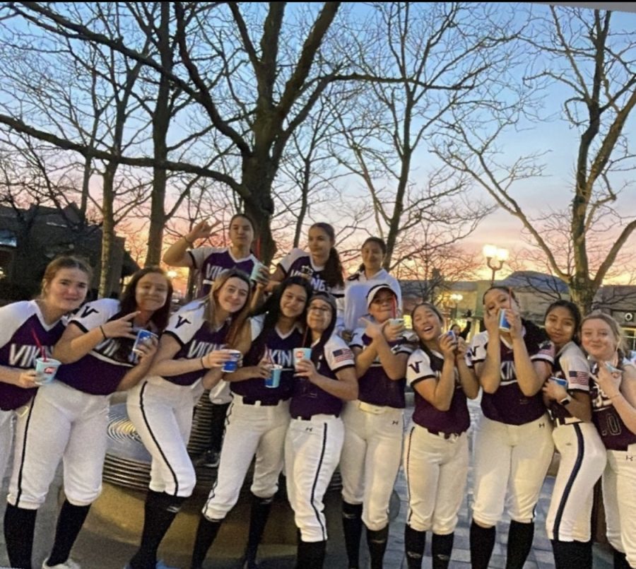 Niles North Girls Softball poses for a photo 