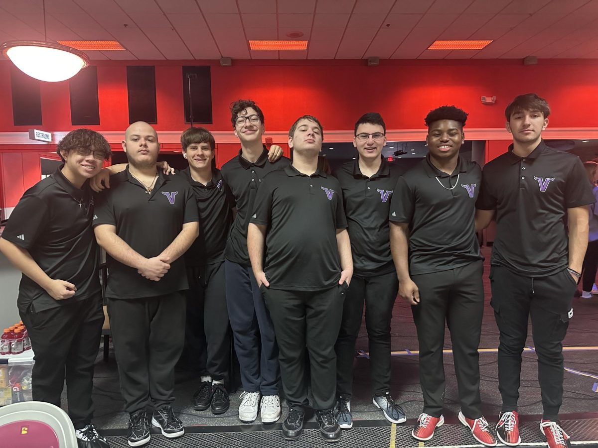 Niles North Varsity team (pictured in written order, left to right)
at Bowlero Vernon Hills before the start of the tournament
