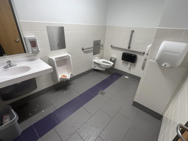 A rare sight: an empty, usable, relatively clean bathroom at NN