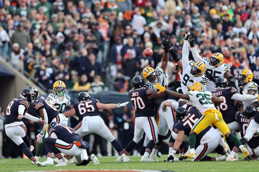 Bears kicker Cairo Santos (8) watches as Packers defender Karl Brooks (94) blocks his potential game-winning 46-yard field goal as time expired Sunday in the Bears’ 20-19 loss to the Packers at Soldier Field