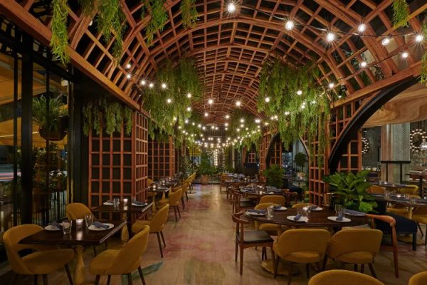 The interior of the restaurant Alla Vita.